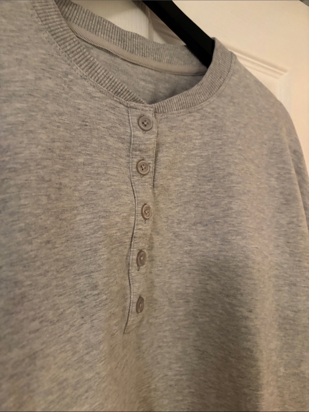 Vuori Henley Sweatshirt - Picture 3 of 6